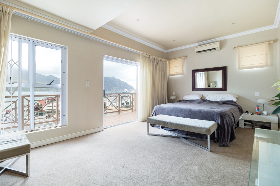 4 Bedroom Property for Sale in Northshore Western Cape